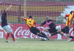Atenas madrug� y sorprendi�