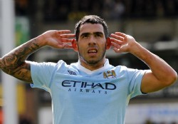 Tres de Tevez para goleada del City
