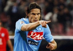 Gol de Cavani en la victoria del Napoli