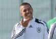 Podolski promete trato duro para Cristiano Ronaldo