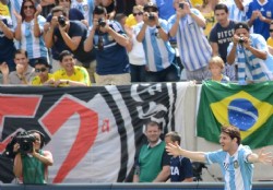Messi brill� en la victoria de Argentina