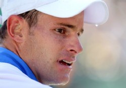 Murray y Roddick eliminados de Queen�s
