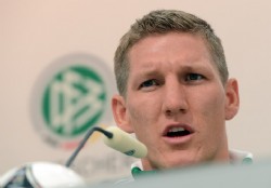 Schweinsteiger critica a la UEFA y al transporte a�reo en Ucrania