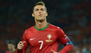 Portugal clasific� de la mano de Ronaldo