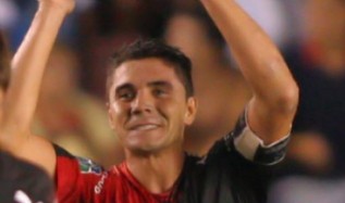 Gan� Col�n y se despidi� el "Bichi" Fuertes