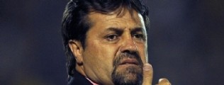 El cuervo sigue con problemas