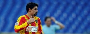 Grossm�ller viene con el pase abajo del brazo