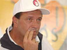 A la Davis, de visitantes en Bogot� y sin el n�mero uno