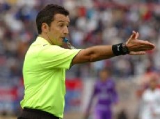 Larrrionda arbitra el decisivo entre Defensor - Liverpool