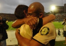 En Pe�arol bajaron la pelota al piso