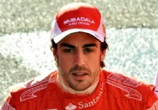 Feliz en Ferrari, Alonso ve calidad en detalles