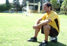 La pelota busca al goleador