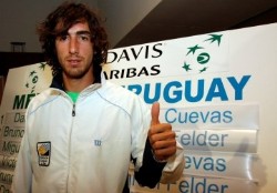 Cuevas es el encargado de abrir la serie