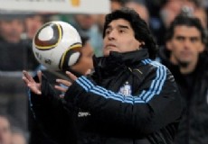 Maradona dice que el triunfo en Alemania es la mejor se�al de que pelear� el t�tulo