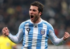 Aplauden, pero son cr�ticos por la falta de juego