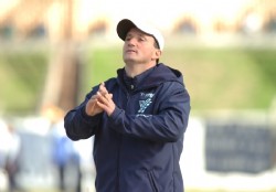 Racing y Cerro buscar�n triunfos impostergables