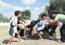 Los une la fuerza del rugby y el hockey