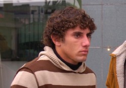 Corujo est� en la puerta