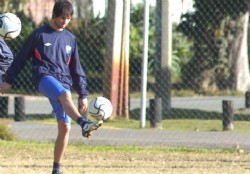 Robert Flores ya se meti� en los titulares