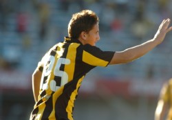 Pe�arol le puso la firma