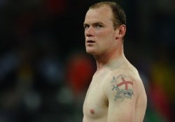 Rooney sigue jugando pese a esc�ndalo