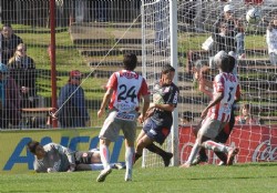 Lo remat� a goles en 12`