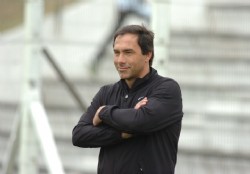 Danubio le gan� a F�nix y es �nico l�der