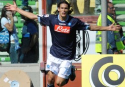 Gan� N�poli con doblete de Cavani