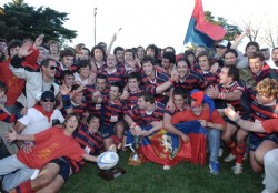 Con la copa en alto, Old Boys pudo dar la vuelta en su cancha