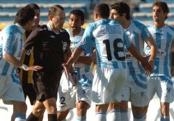 El presidente de Cerro acusa "sistem�tico despojo" contra Pe�arol