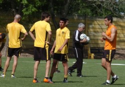 Hizo f�tbol en espacio reducido, coordinaci�n y potencia