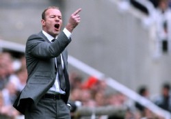 Shearer critica el desempe�o de Capello