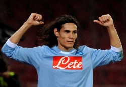 Cavani sigue goleando en el "calcio"