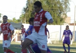 Tacuaremb lleva a Defensor al Goyenola
