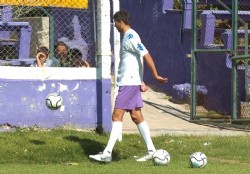 Mario Risso m�s afuera que adentro