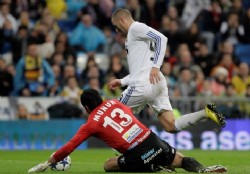 Atl�tico sufri� y el Real se divirti�