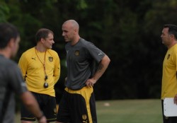 Pe�arol no es como el sol: sale al Oeste