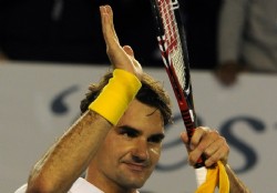 Federer tuvo un debut complicado