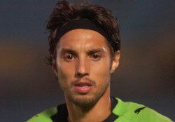 Carini se prueba el arco de Pe�arol