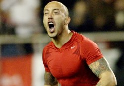 Chevantón se quedó en el Lecce y volvió al gol
