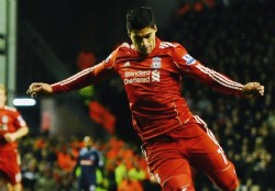 Suárez tardó quince minutos en hacer su primer gol