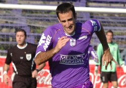 Defensor lo dio vuelta en la hora