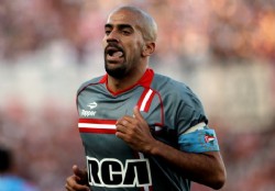 Estudiantes inici� a paso de campe�n