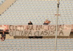 Claman por entradas y menos butacas