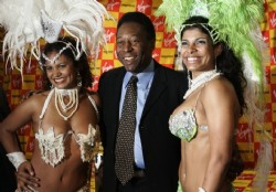 "Ronaldo debi� haberse retirado del f�tbol en 2009"