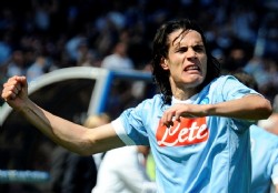 Cavani niega su salida del Napoli