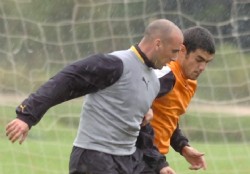 Pe�arol: jugando bajo la lluvia