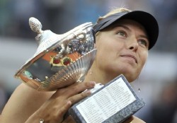 Sharapova gan� en Roma ante Stosur