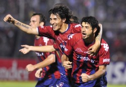 Cerro Porte�o es punto con Santos