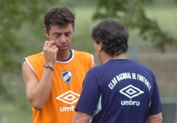 "JR" sin misterios ante Defensor